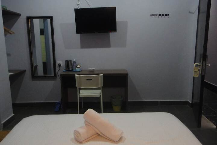 Room 18 of 33