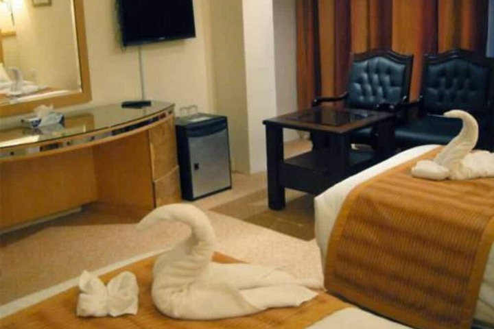 Room 16 of 30