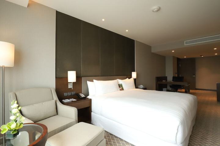 Room 6 of 113