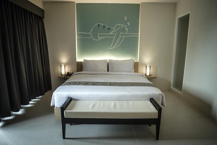 Room 14 of 33