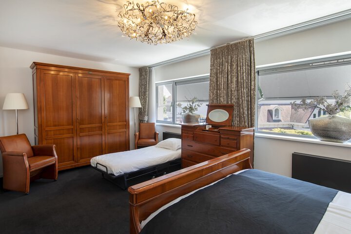 Room 3 of 71