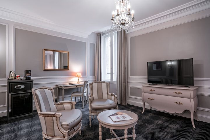 Room 2 of 64