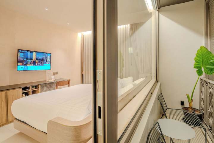 Room 76 of 151