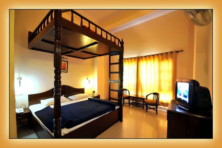 Room 15 of 42