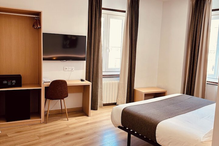 Room 15 of 68