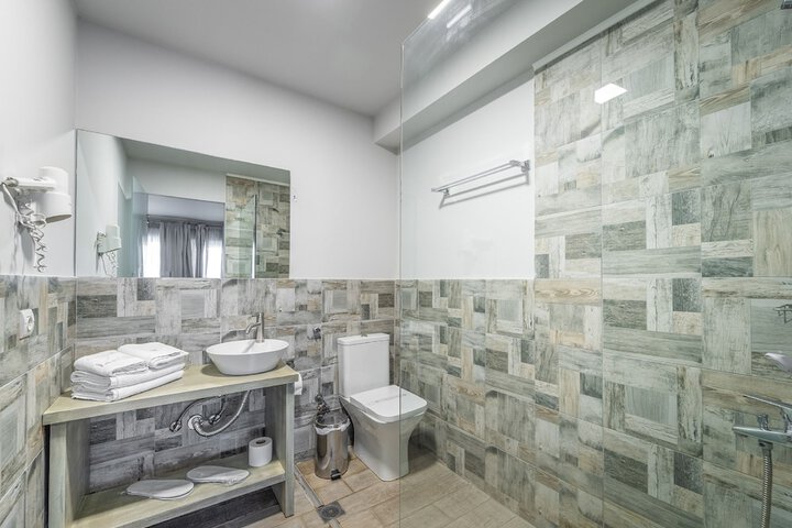 Room 15 of 27