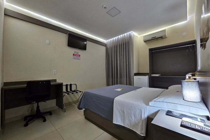 Room 8 of 62