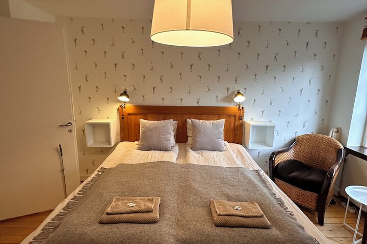 Room 3 of 34