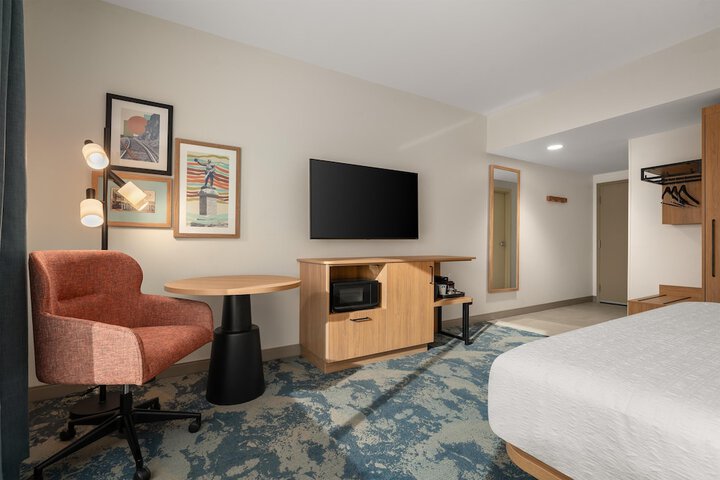 Room 15 of 37