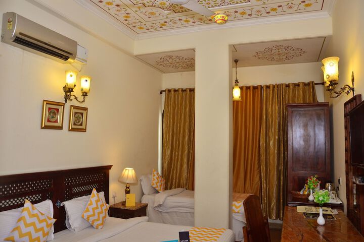 Room 8 of 29