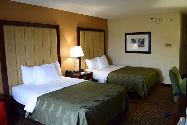 Double Accessible King Size Bed (10 of 11)