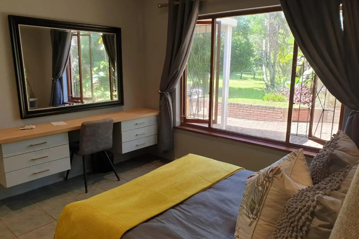 Room 2 of 9