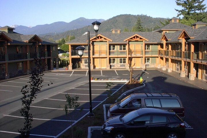 Property Grounds 33 of 48