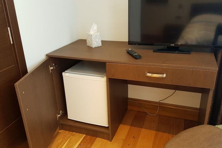 Room 28 of 57