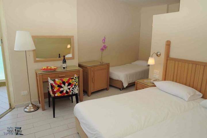 Room 4 of 22