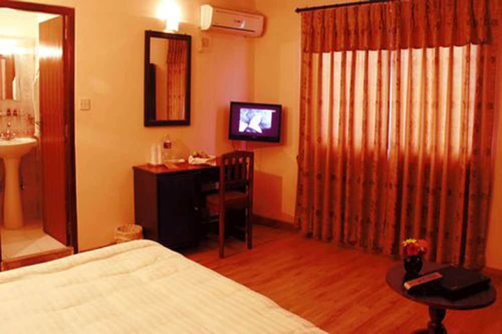 Room 17 of 25
