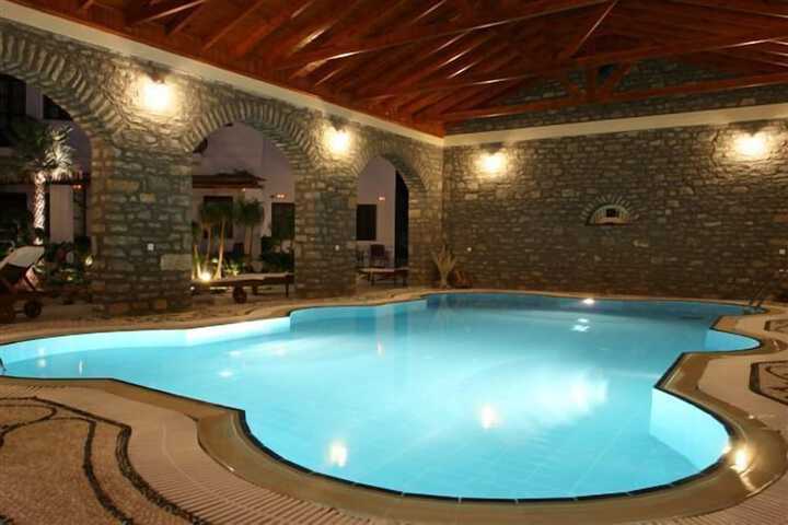 Hotel Pool