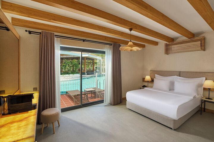 Room 5 of 32