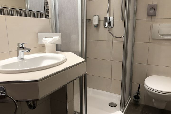 Room 15 of 23