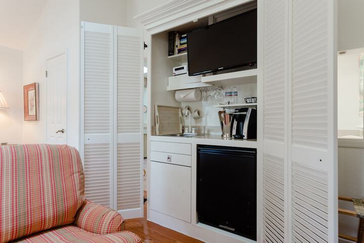 Private kitchenette
