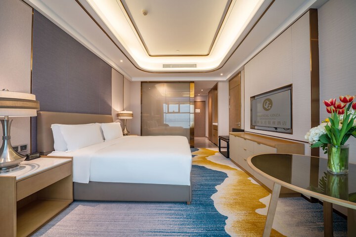 Room 6 of 72
