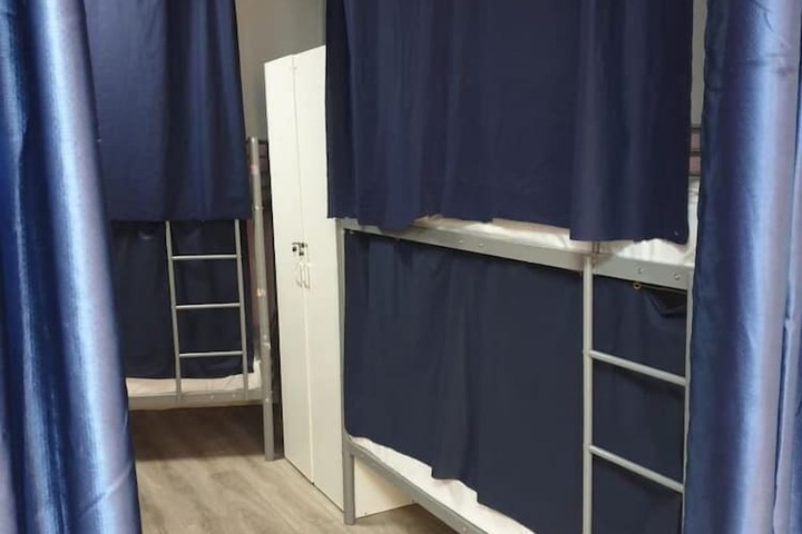 Room 8 of 13