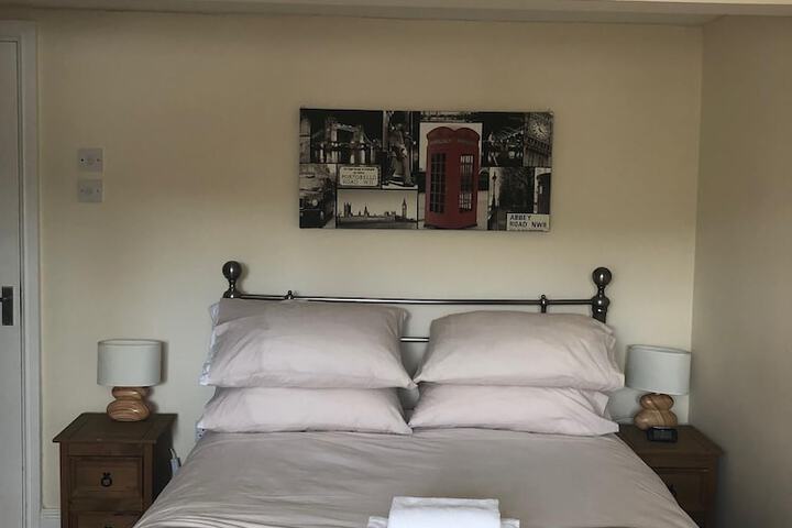 Room 13 of 25