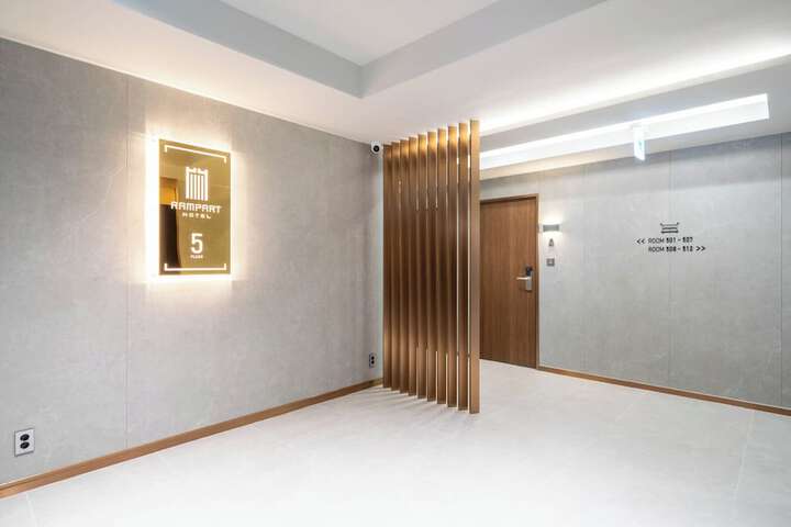 Ballroom/Hall 30 of 42