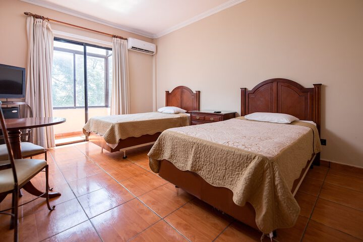 Room 10 of 40