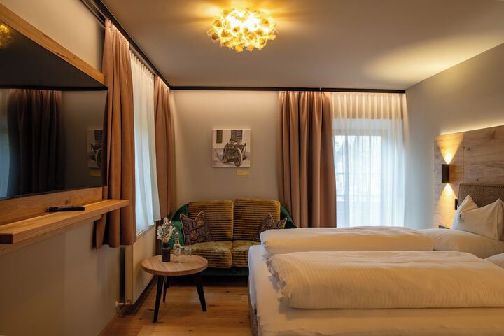 Room 18 of 77