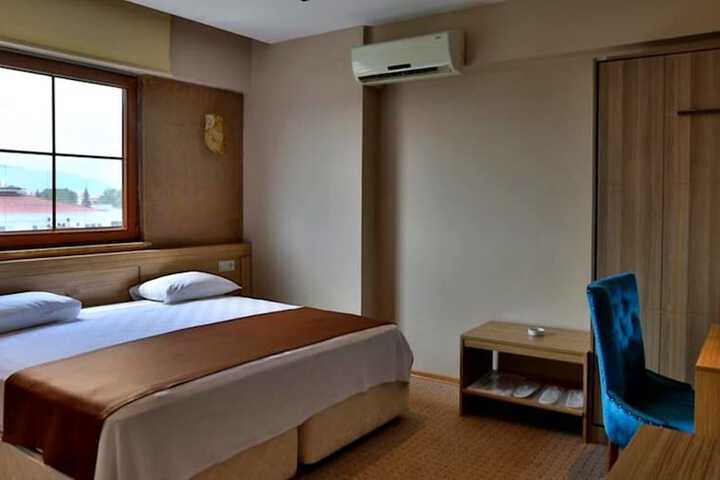 Room 5 of 19