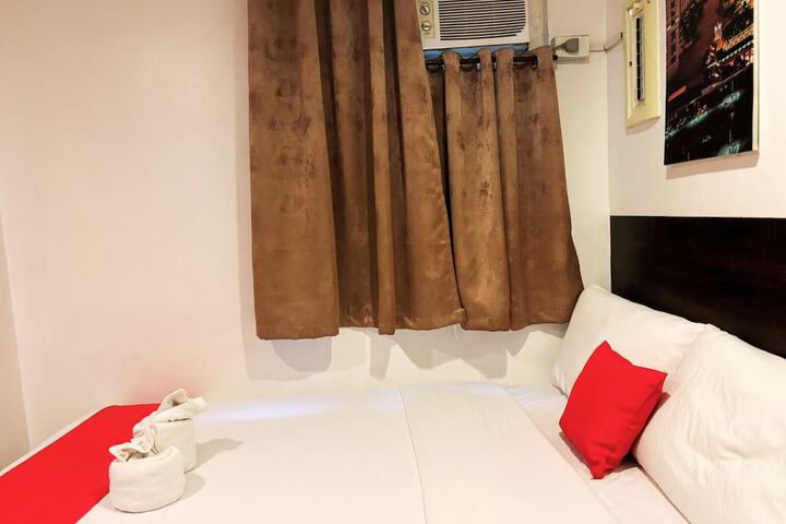 Room 5 of 12