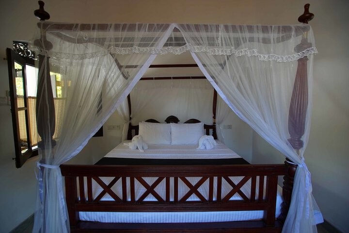 Room 4 of 37