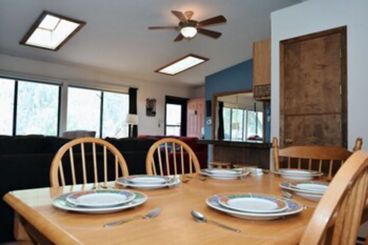 Room 6 of 26