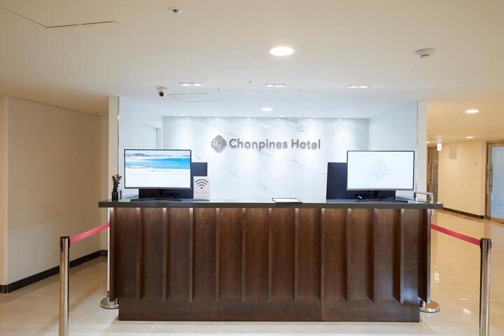Sokcho Chonpines Beach Hotel