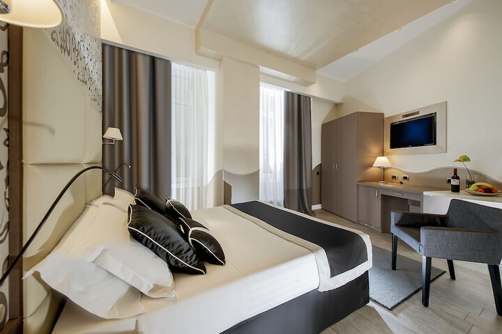 Room 33 of 110