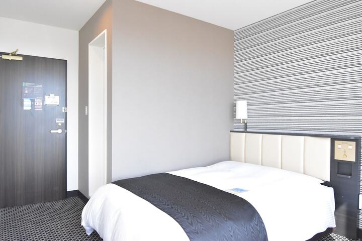 Room 5 of 31