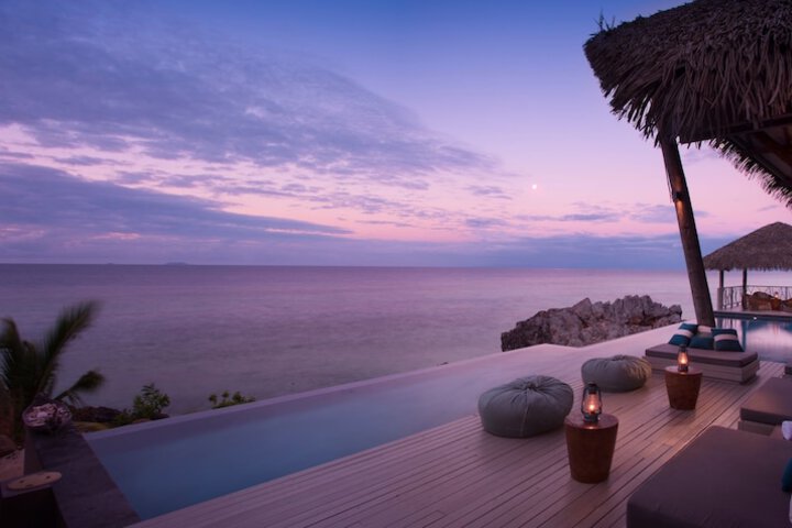 Hotel Pool