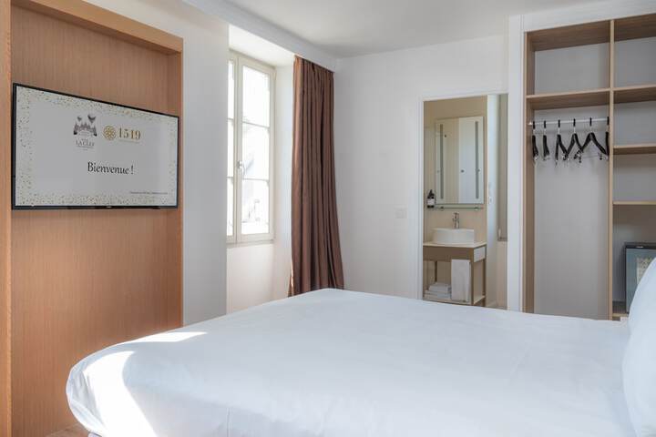 Room 25 of 80