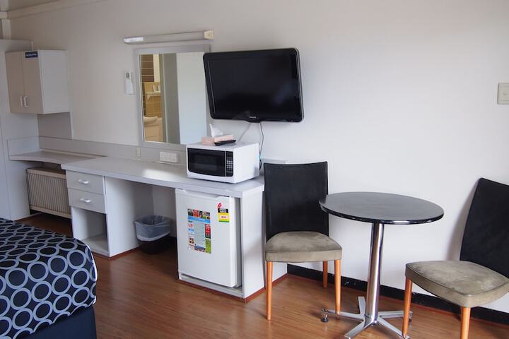 Room 14 of 40