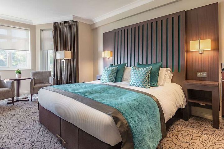 Room 2 of 27