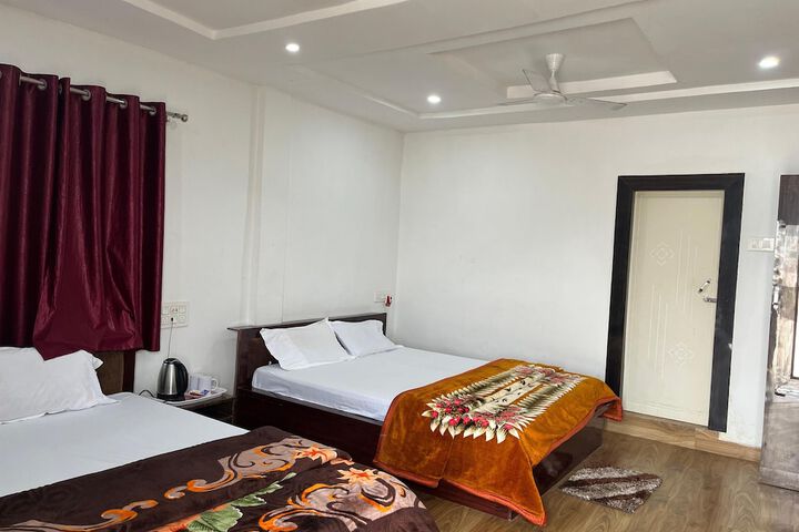 Room 3 of 48