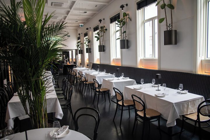 Dining 121 of 147