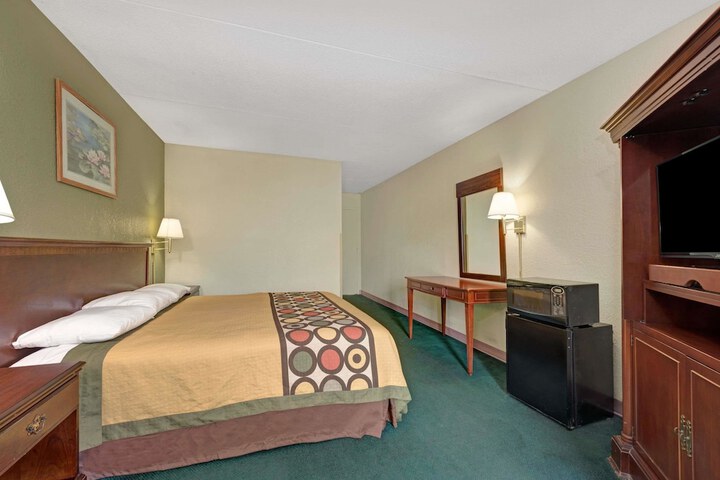 1 Double Bed Accessible Room (8 of 15)