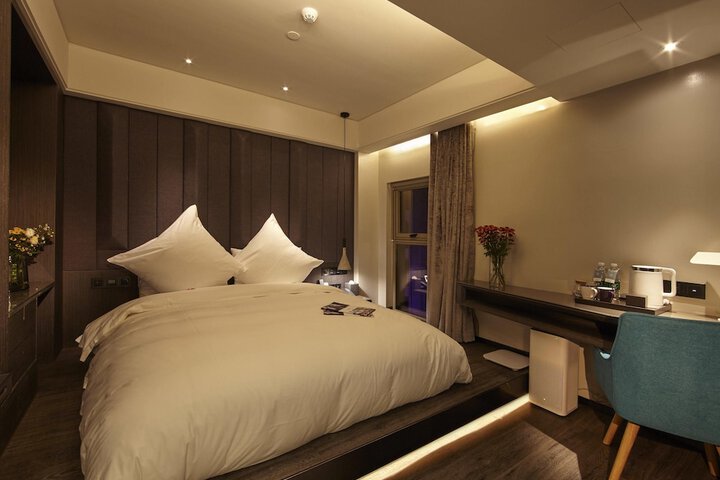 Room 11 of 21