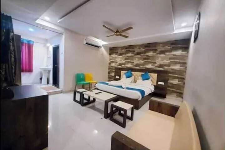 Room 8 of 21