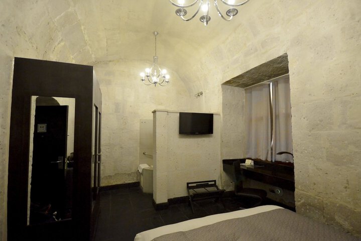 Room 12 of 36