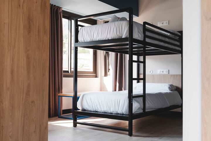 Room 4 of 55