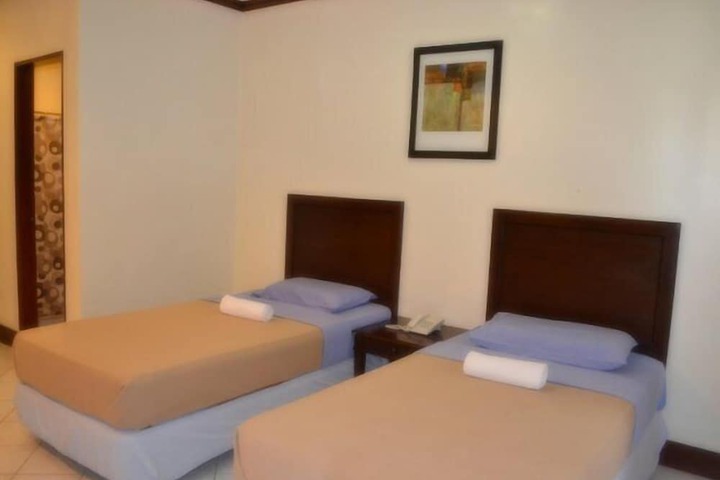 Room 5 of 50