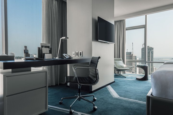 Room 4 of 143